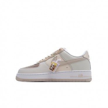 나이키 남/녀 베이지 스니커즈 - Nike Air Force 1 Unisex Sneakers 
