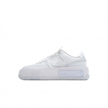 나이키 남/녀 화이트 스니커즈 - Nike Air Force 1 Unisex Sneakers 