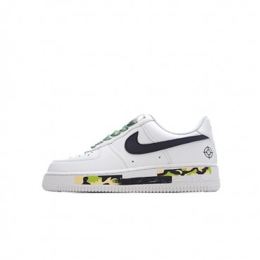 나이키 남/녀 화이트 스니커즈 - Nike Air Force 1 Unisex Sneakers 