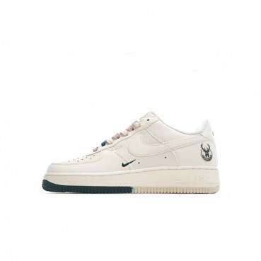 나이키 남/녀 화이트 스니커즈 - Nike Air Force 1 Unisex Sneakers 