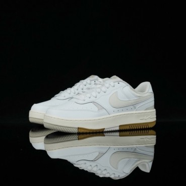 나이키 x Concepts 남/녀 화이트 스니커즈 - Nike Unisex White Sneakers 
