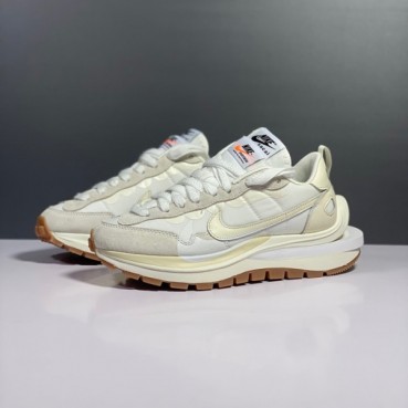 나이키 남/녀 아이보리 사카이 와플 - Nike Unisex Ivory Sacai VaporWaffle 