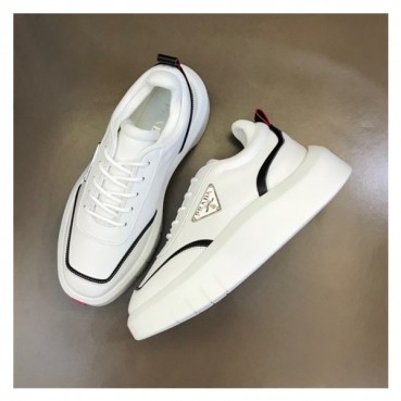 프라다 남성 화이트 스니커즈 - Prada Mens White Sneakers 
