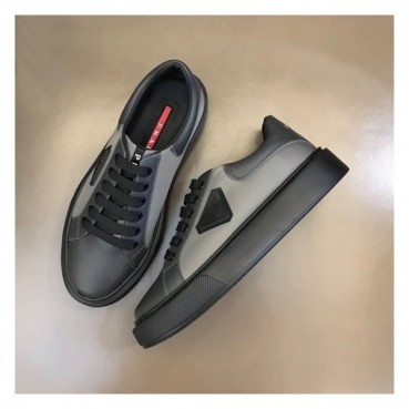 프라다 남성 그레이 스니커즈 - Prada Mens Gray Sneakers 