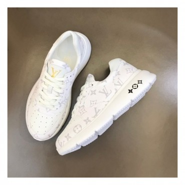 루이비통 남성 화이트 스니커즈 - Louis vuitton Mens White Sneakers 