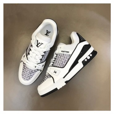 루이비통 남성 블랙 스니커즈 - Louis vuitton Mens Black Sneakers 