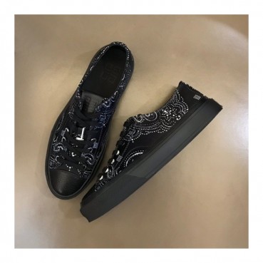 지방시 남성 블랙 스니커즈 - Givenchy Mens Black Sneakers 