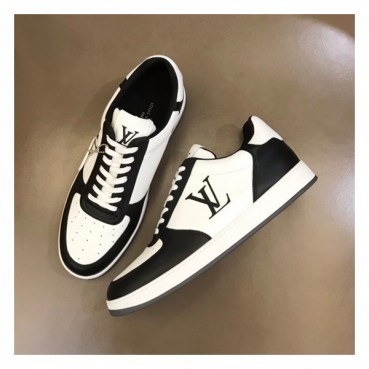 루이비통 남성 블랙 스니커즈 - Louis vuitton Mens Black Sneakers 