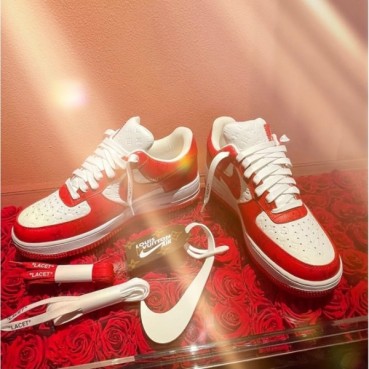 루이비통 남성 레드 스니커즈 - Louis vuitton Mens Red Sneakers 