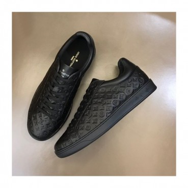 루이비통 남성 블랙 스니커즈 - Louis vuitton Mens Black Sneakers 