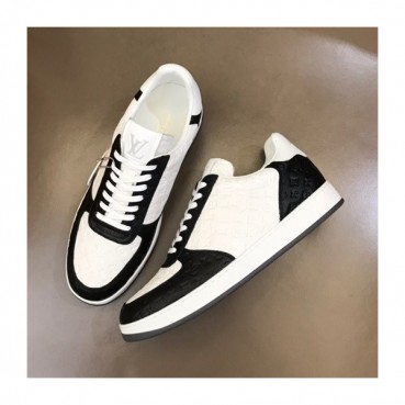 루이비통 남성 블랙 스니커즈 - Louis vuitton Mens Black Sneakers 