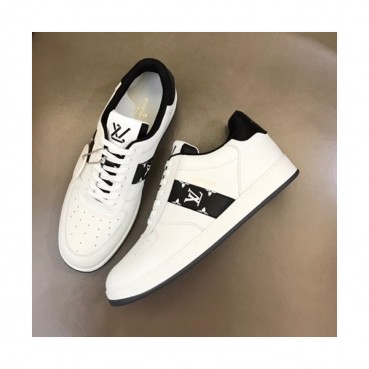 루이비통 남성 블랙 스니커즈 - Louis vuitton Mens Black Sneakers 