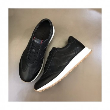 구찌 남성 클래식 블랙 스니커즈- Mens Black Sneakers 