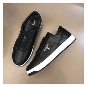 프라다 남성 클래식 블랙 스니커즈 - Mens Black Sneakers 