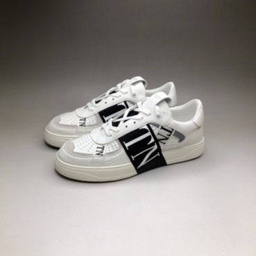 발렌티노 남/녀 Logo 블랙 스니커즈 - Unisex Black Sneakers 