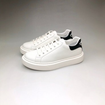프라다 남성 클래식 화이트 스니커즈 - Mens White Sneakers 
