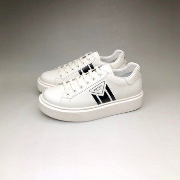 프라다 남성 클래식 화이트 스니커즈 - Mens White Sneakers 
