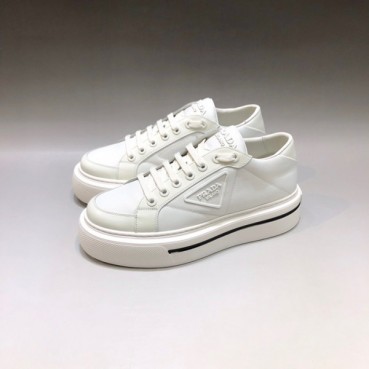 프라다 남성 클래식 화이트 스니커즈 - Mens White Sneakers 