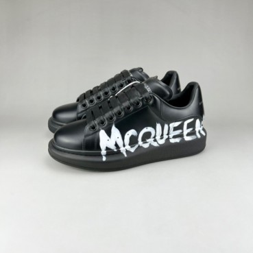 알렉산더맥퀸 남/녀 블랙 스니커즈 - Unisex Black Sneakers 