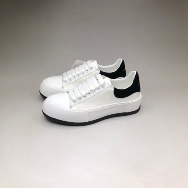 알렉산더맥퀸 남/녀 블랙 스니커즈 - Unisex Black Sneakers 