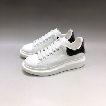 알렉산더맥퀸 남/녀 블랙탭 스니커즈 - Unisex  Black Sneakers 