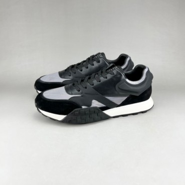 지방시 남성 클래식 블랙 스니커즈 - Mens Black Sneakers 