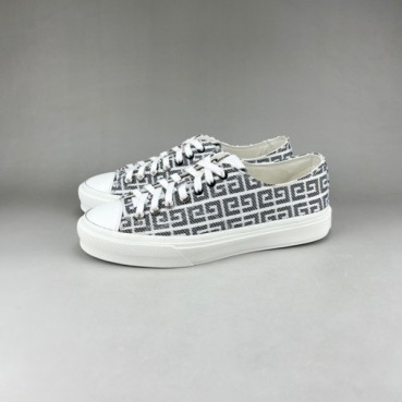 지방시 남성 클래식 블랙 스니커즈 - Mens Black Sneakers 
