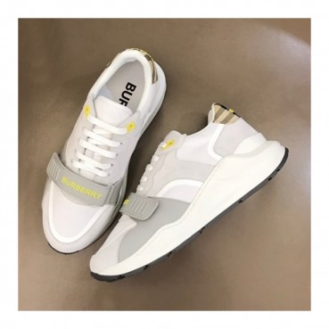 버버리 남성 벨크로 화이트 스니커즈 - Mens White Sneakers 