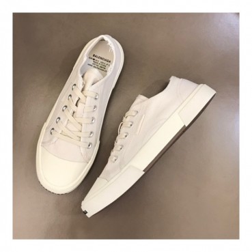 발렌시아가 남/녀 클래식 화이트 스니커즈 - Unisex White Sneakers 