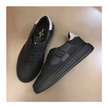 루이비통 남성 클래식 블랙 스니커즈 - Mens Black Sneakers 