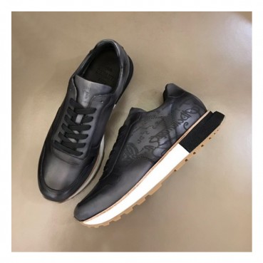 벨루티 남성  클래식 블랙 스니커즈 - Mens Black Sneakers 