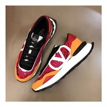 발렌티노 남/녀 트렌디 레드 스니커즈 - Unisex Red Sneakers 