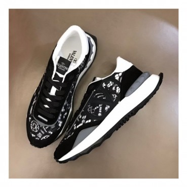 발렌티노 남/녀 트렌디 블랙 스니커즈 - Unisex Black Sneakers 