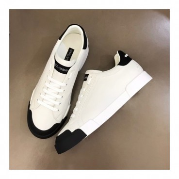 돌체앤가바나 남성 클래식 블랙 스니커즈 - Mens Black Sneakers 