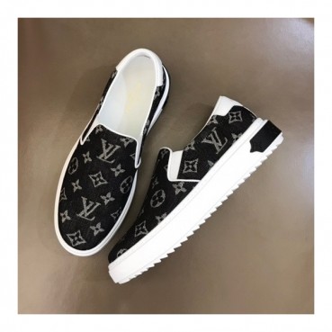 루이비통 남성 Time out 블랙 스니커즈 - Mens Black Sneakers 