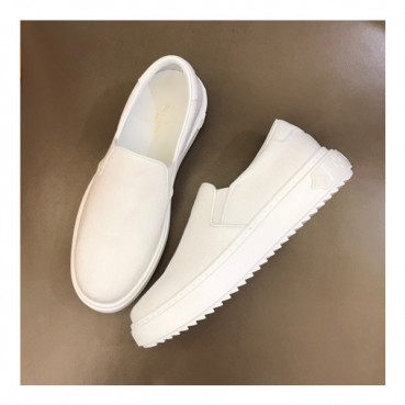 루이비통 남성 Time out 화이트 스니커즈 - Mens White Sneakers 