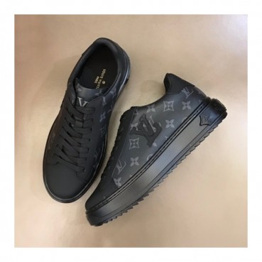 루이비통 남성 Time out 블랙 스니커즈 - Mens Black Sneakers 