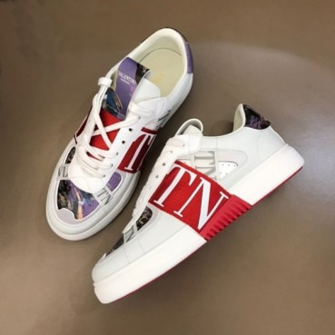 발렌티노 남/녀 트렌디 레드 스니커즈 - Unisex Red Sneakers 