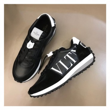 발렌티노 남성 트렌디 블랙 스니커즈 - Mens Black Sneakers 