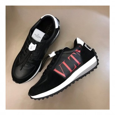 발렌티노 남성 트렌디 블랙 스니커즈 - Mens Black Sneakers 