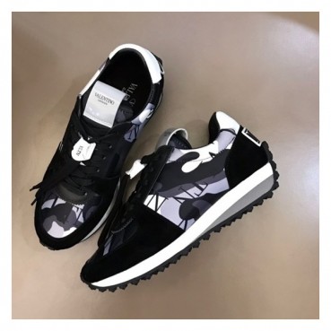발렌티노 남성 트렌디 블랙 스니커즈 - Mens Black Sneakers 