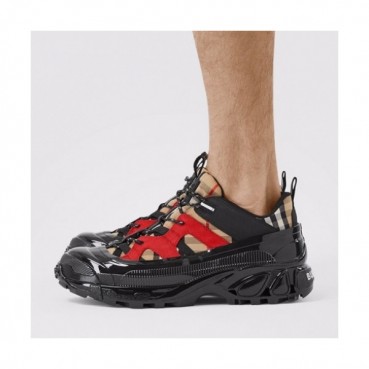 버버리  남성 캐쥬얼 스니커즈 Size(240 - 270) 레드 