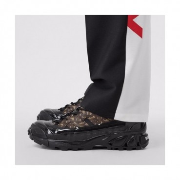 버버리  남성 캐쥬얼 스니커즈 Size(240 - 270) 브라운 