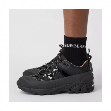 버버리  남성 캐쥬얼 스니커즈 Size(240 - 270) 블랙 
