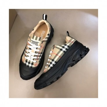 버버리  남성 캐쥬얼 스니커즈 Size(240 - 270) 카멜 