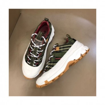 버버리  남성 캐쥬얼 스니커즈 Size(240-270) 그린 