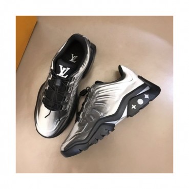 루이비통  남성 모던 레더 스니커즈 Size(240 -270) 블랙 