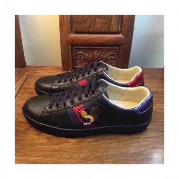 [구찌] Ace 자수 디테일의 로우탑 블랙 470110 남성용 스니커즈 gu0013x - Gucci Ace Embroidery Detail Black Sneakers