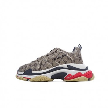 발렌시아가 남/녀 Triple S 브라운 스니커즈 - Unisex Brown Sneakers 