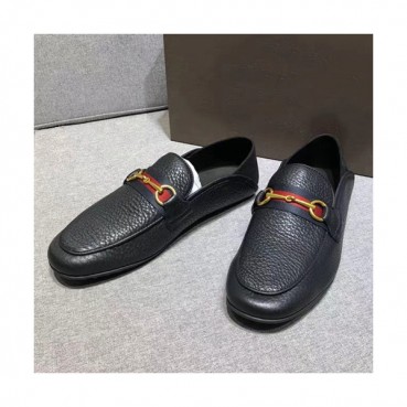 [구찌] 블랙 유팁 모카신 레더 남성용 신발 gu0006x - Gucci Black U